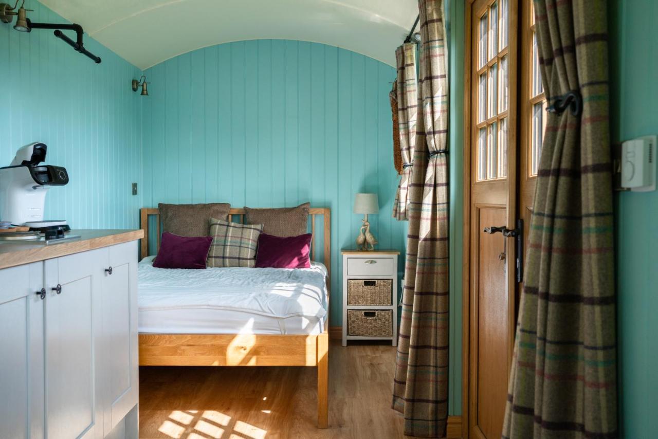 Glamping At South Lytchett Manor Hotel Poole Buitenkant foto