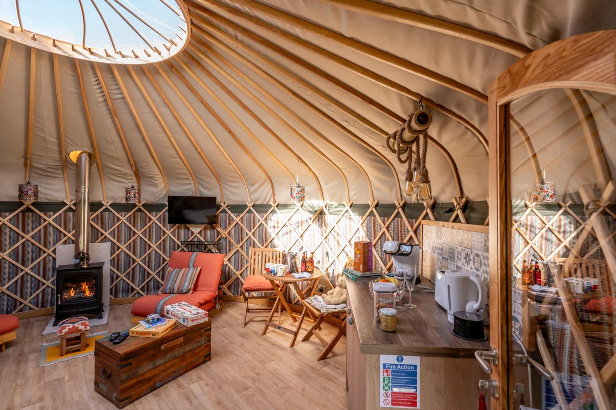 Glamping At South Lytchett Manor Hotel Poole Buitenkant foto