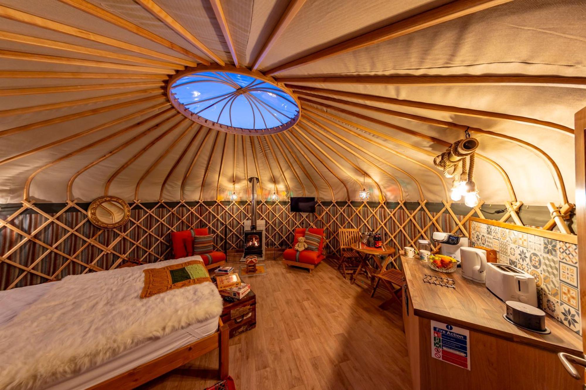 Glamping At South Lytchett Manor Hotel Poole Buitenkant foto